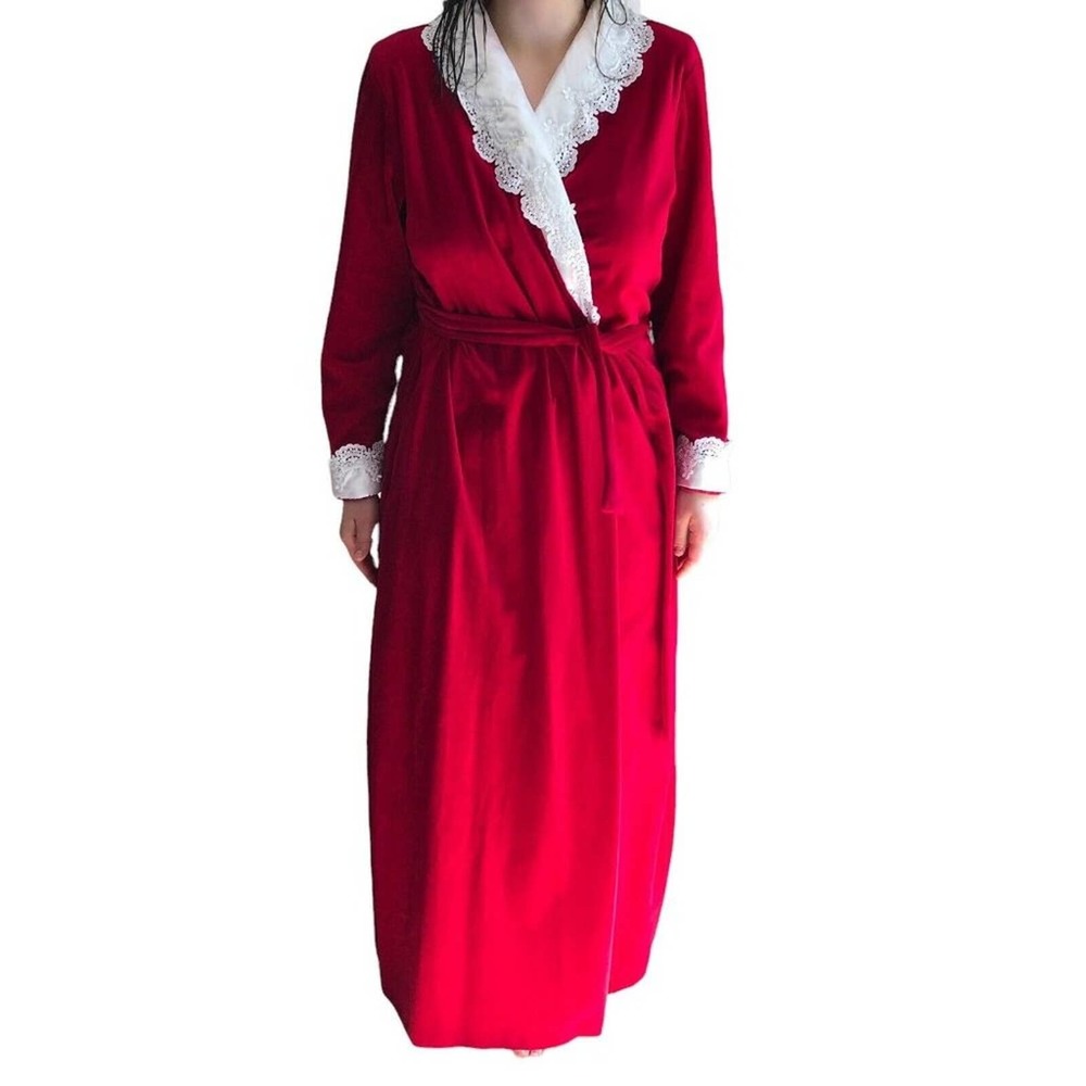 VTG. Boutique des Fleurs Barbizon White Nightgown Matching Red Velour Red Robe L